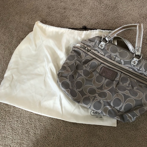 COACH bag - Picture 2 of 8